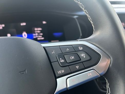 Used 2022 Volkswagen Taos SE w/ Driver Assistance Package image 17