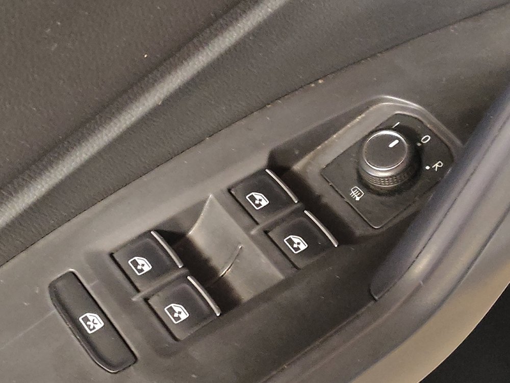 Used 2024 Volkswagen Jetta SE FWD image 27