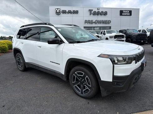 New 2026 Jeep Cherokee Laredo AWD/4WD image 1