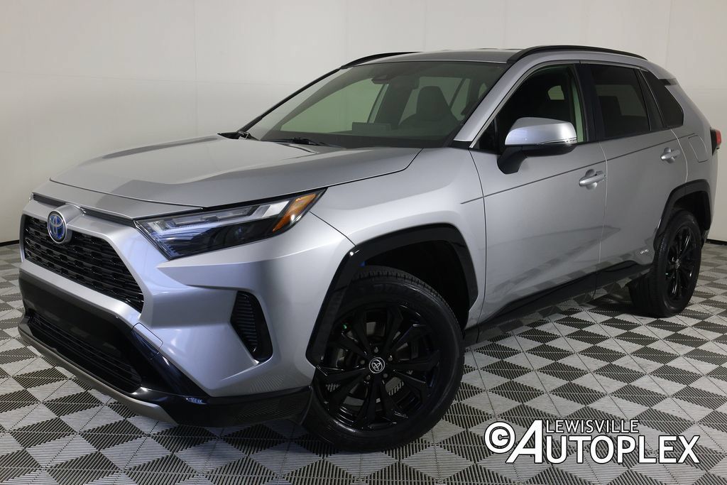 Used 2022 Toyota RAV4 SE AWD/4WD image 1