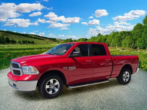 Certified 2019 RAM 1500 Classic SLT RWD image 2