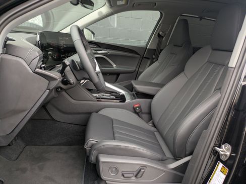 New 2025 Audi Q5 Premium Plus image 14