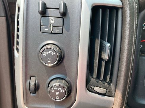 Used 2017 GMC Sierra 1500 SLE w/ SLE Value Package image 15