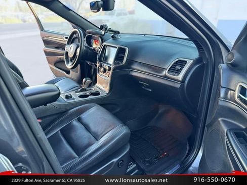 Used 2017 Jeep Grand Cherokee Limited AWD/4WD image 14