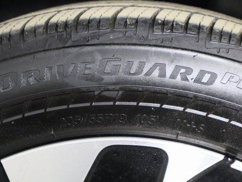 Used 2021 Volkswagen ID.4 Pro S image 42