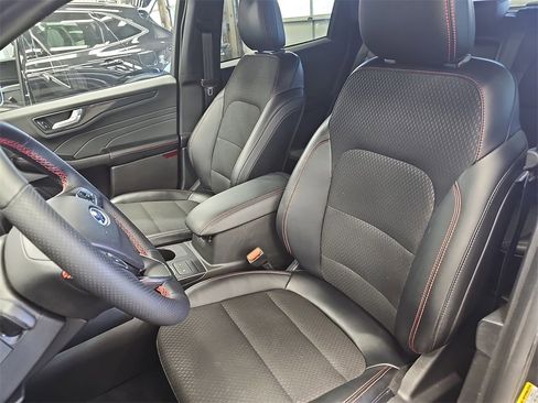 Used 2025 Ford Escape ST-Line image 14