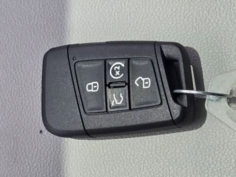 New 2026 Volkswagen Jetta SE FWD image 19