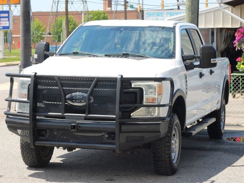 Used 2022 Ford F250 XL w/ Power Equipment Group AWD/4WD image 3