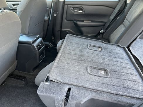 Used 2024 Nissan Rogue SV image 16