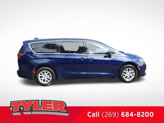 Used 2017 Chrysler Pacifica LX FWD image 9