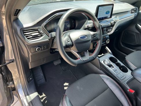 Used 2025 Ford Escape ST-Line FWD image 18