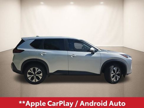 Used 2022 Nissan Rogue SV image 3