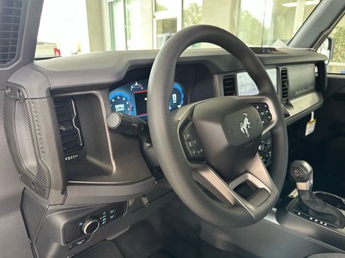 New 2025 Ford Bronco 4-Door AWD/4WD image 18