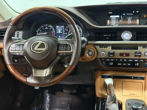 Used 2017 Lexus ES 350 w/ Premium Package FWD image 23