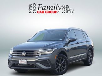 Used 2023 Volkswagen Tiguan SE w/ Panoramic Sunroof Package video 1
