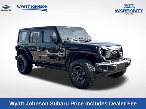 Used 2024 Jeep Wrangler Unlimited Sahara AWD/4WD image 8