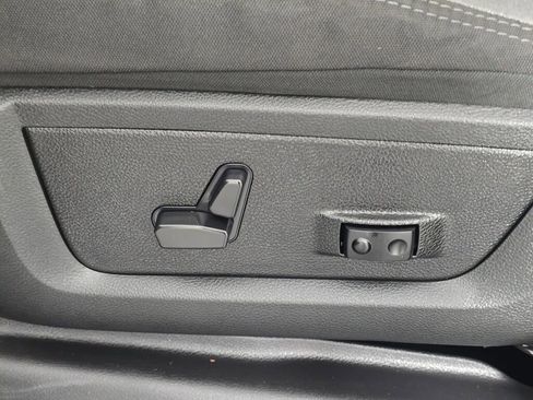 Used 2024 RAM 3500 Big Horn image 24