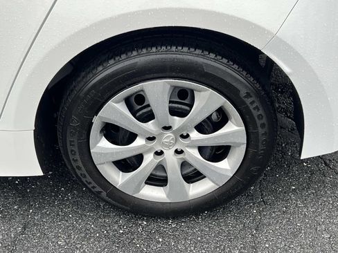 Used 2023 Toyota Corolla LE image 19