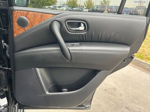 Used 2024 Nissan Armada SL w/ Captain's Chairs Package AWD/4WD image 29