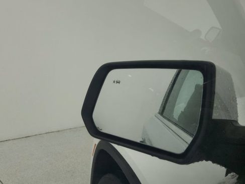 Certified 2023 Chevrolet Traverse LT FWD image 16