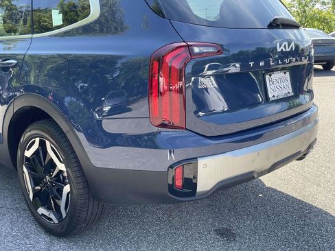 Used 2025 Kia Telluride S AWD/4WD image 12