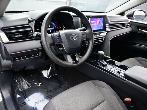 Used 2025 Toyota Camry LE FWD image 12