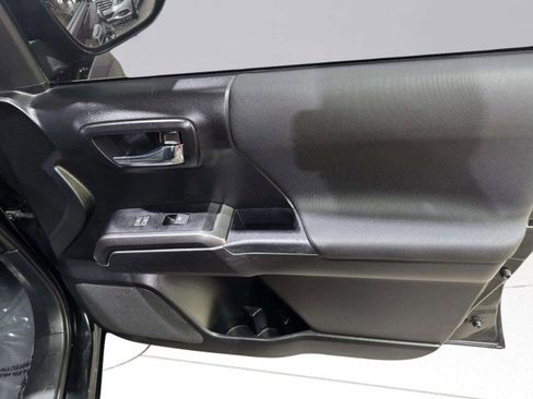 Used 2020 Toyota Tacoma TRD Off-Road w/ Technology Package image 34