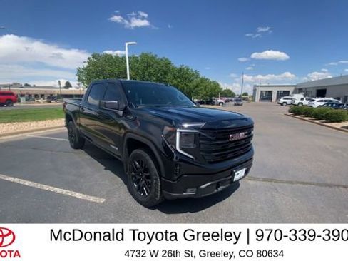 Used 2025 GMC Sierra 1500 Elevation w/ X31 Off-Road Package AWD/4WD image 9