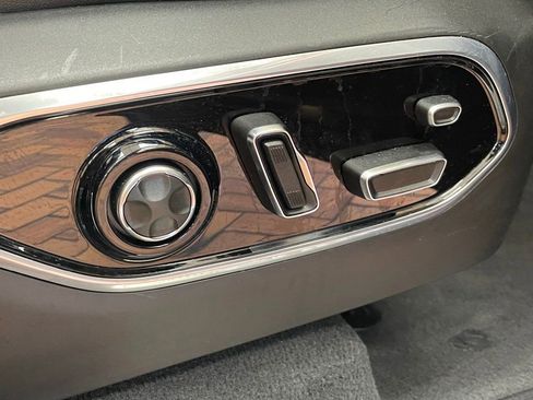 Used 2022 Jeep Grand Cherokee Summit w/ Advanced Protech Group IV AWD/4WD image 28