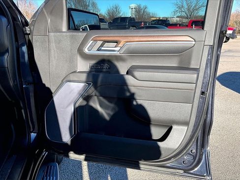 Used 2023 Chevrolet Silverado 1500 High Country w/ High Country Premium Package image 21