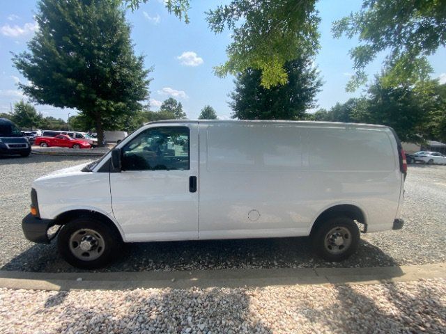 Used 2017 Chevrolet Express 2500 RWD image 2