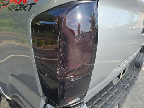Used 2017 Toyota Tacoma TRD Sport w/ Premium & Technology Package AWD/4WD image 30