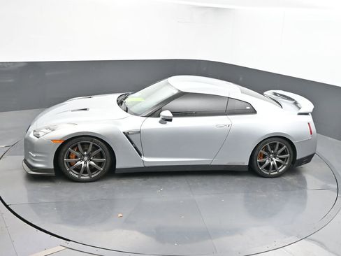 Used 2012 Nissan GT-R Premium AWD/4WD image 40