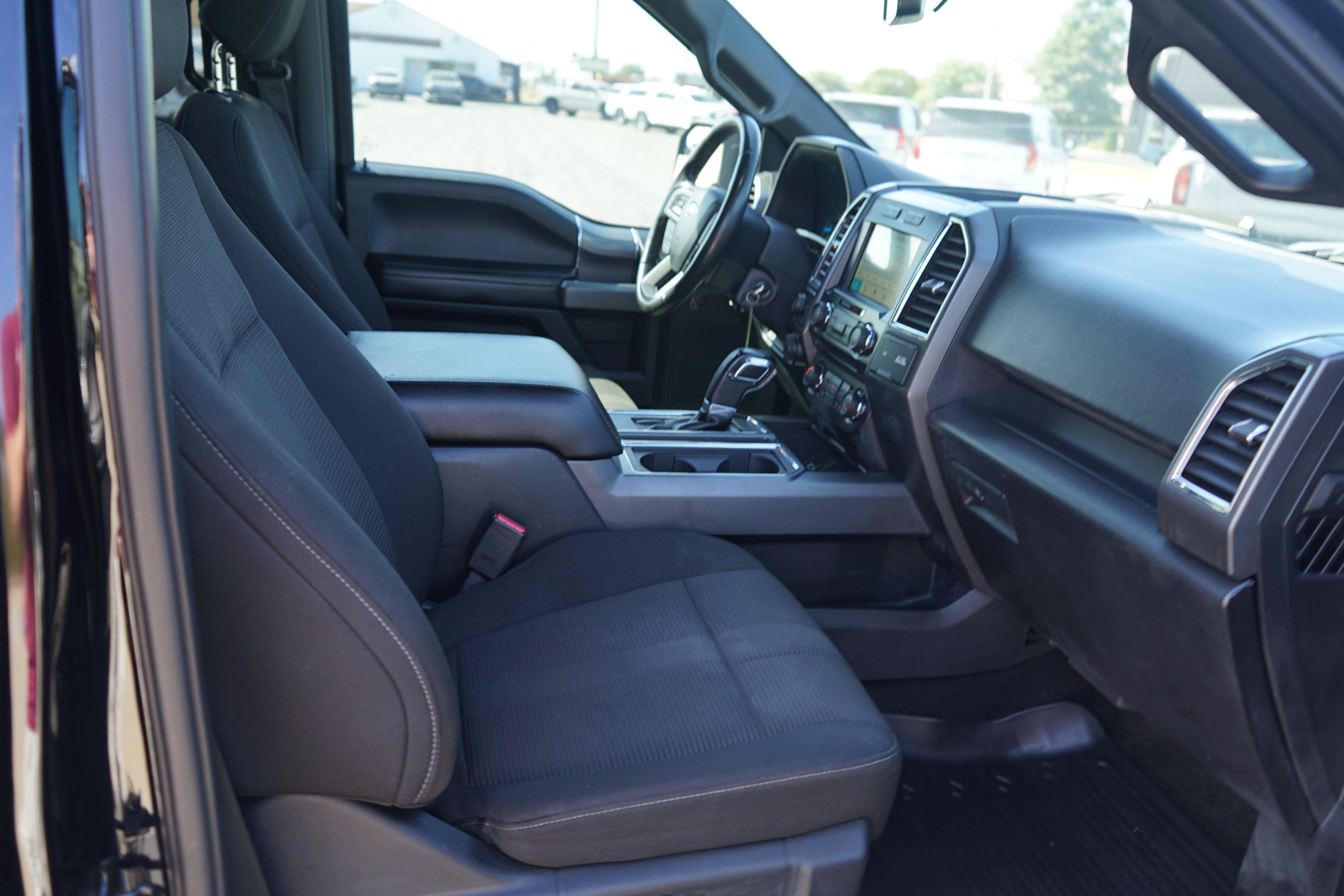 Used 2017 Ford F150 XLT w/ Equipment Group 302A Luxury AWD/4WD image 24