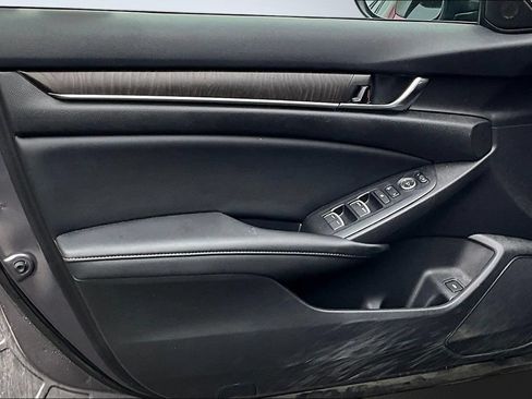 Used 2021 Honda Accord EX image 16