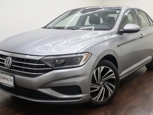 Used 2021 Volkswagen Jetta SEL FWD image 2
