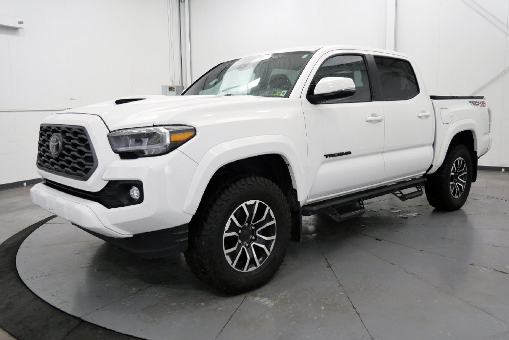 Used 2023 Toyota Tacoma TRD Sport AWD/4WD image 4