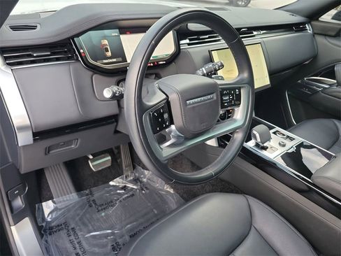 Used 2023 Land Rover Range Rover SE image 25