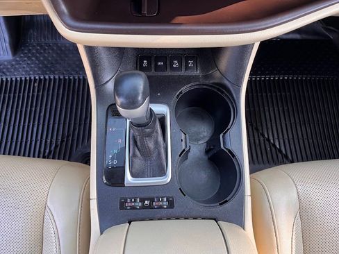 Used 2019 Toyota Highlander Limited Platinum image 19
