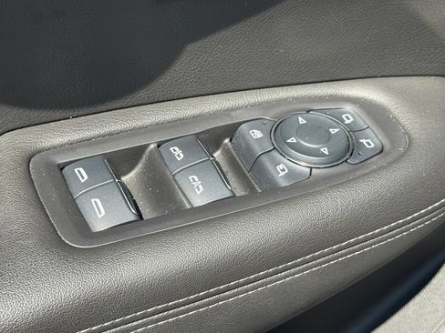 Certified 2023 Cadillac XT6 Premium Luxury FWD image 17