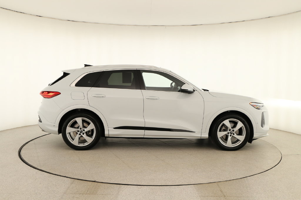Certified 2025 Audi Q5 Prestige AWD/4WD image 8