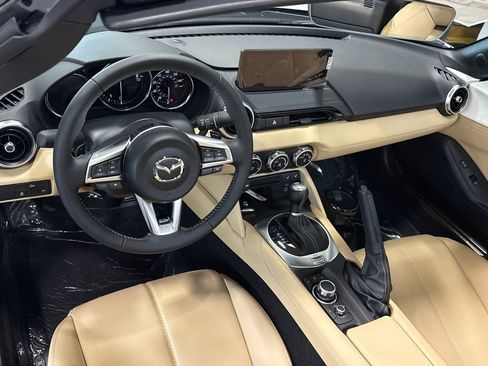 New 2026 MAZDA MX-5 Miata RF Grand Touring RWD image 4