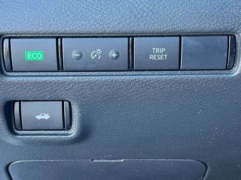 Used 2024 Nissan Sentra SV image 27