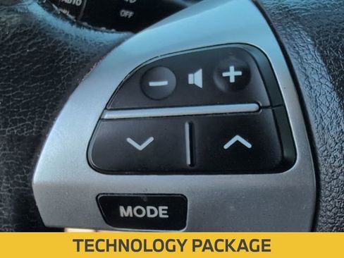 Used 2012 Toyota Highlander SE w/ Tow Pkg image 20