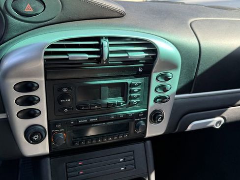 Used 2003 Porsche 911 Carrera 4 image 4