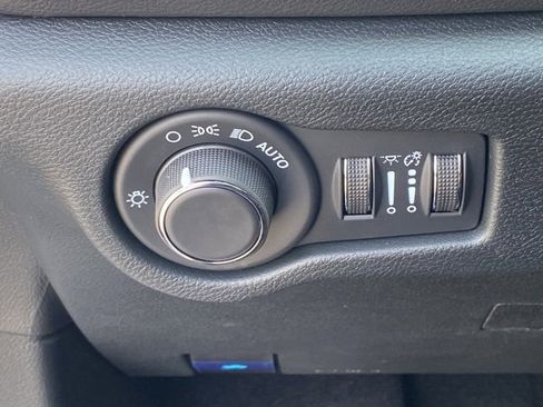 New 2026 Chrysler Voyager LX image 26