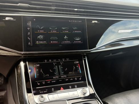 Used 2021 Audi Q8 Prestige w/ Prestige Package image 25