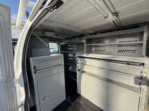 Used 2013 Chevrolet Express 2500 image 13