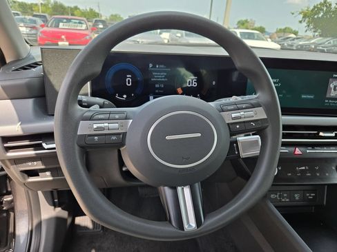 Used 2025 Hyundai Sonata SEL FWD image 16