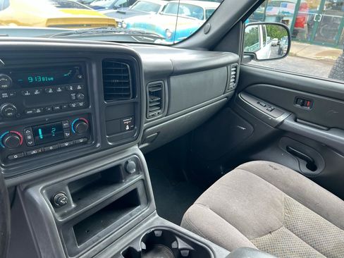 Used 2006 Chevrolet Silverado 2500 LT RWD image 9